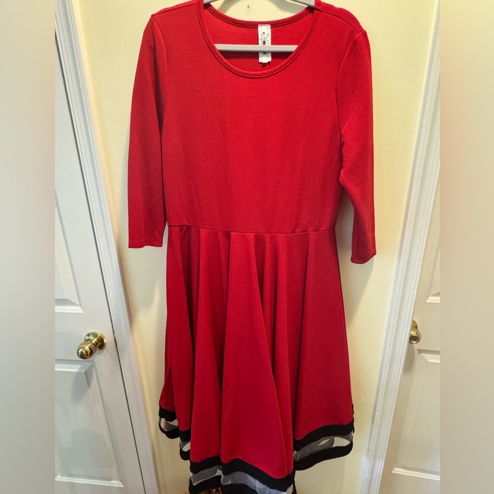 Glam Red Midi Dress with Pleated A-Line and 3/4 Sleeves